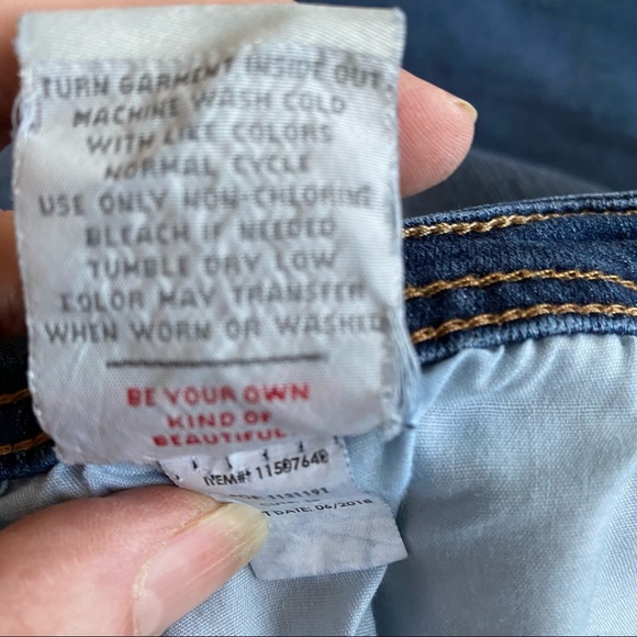 Torrid Denim Skinny Jean Size 28XT - Picture 8 of 9